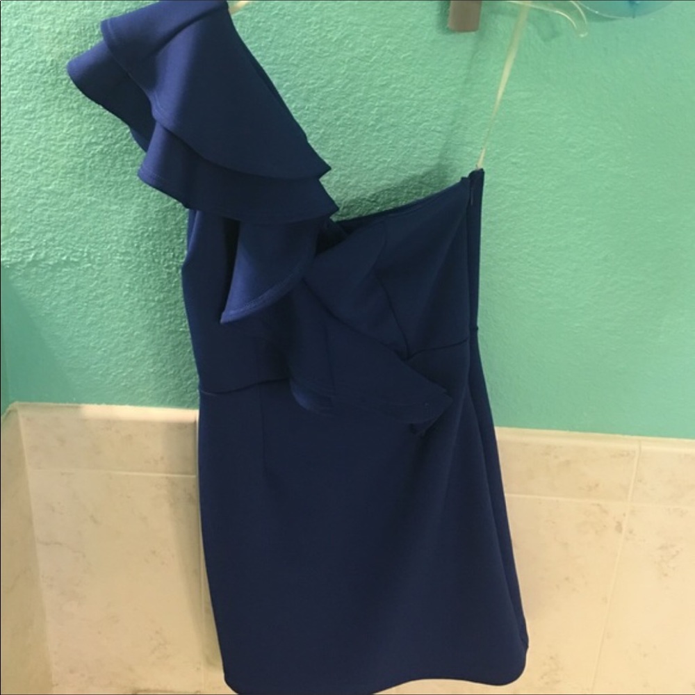 Windsor Bundle size small dresses